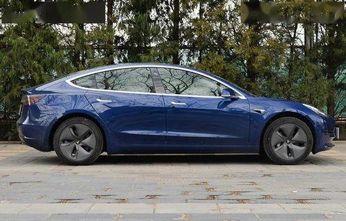 国产特斯拉四驱视频播放,国产特斯拉四驱性能震撼呈现