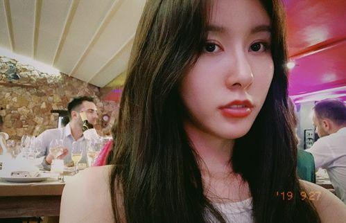 国产熟女富婆找鸭视频,国产熟女富婆寻鸭视频背后的故事  第3张